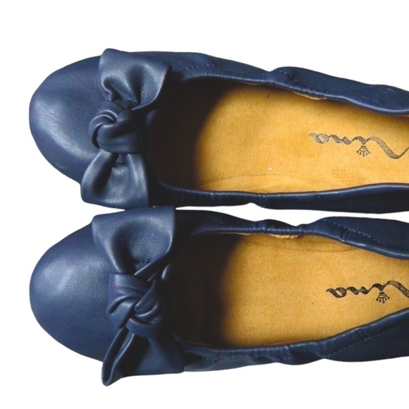 Beautiful Girls Size 2M,Nina Brand, "KARLA" Ballet Shoes, Navy Blue, Slip on. - Picture 1 of 6